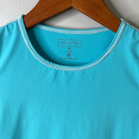 Athleta Summer Shade Rash Guard Top Aqua Blue Short Sleeves Water Sports Beach - Picture 2 of 16